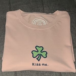 Women's Life Is Good~Kiss Me~Pink~Clover🍀 ~ Short Sleeved T-shirt~XL